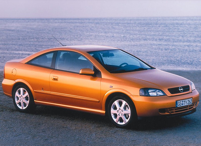 opel_astra_coupe_01_800x600.jpg